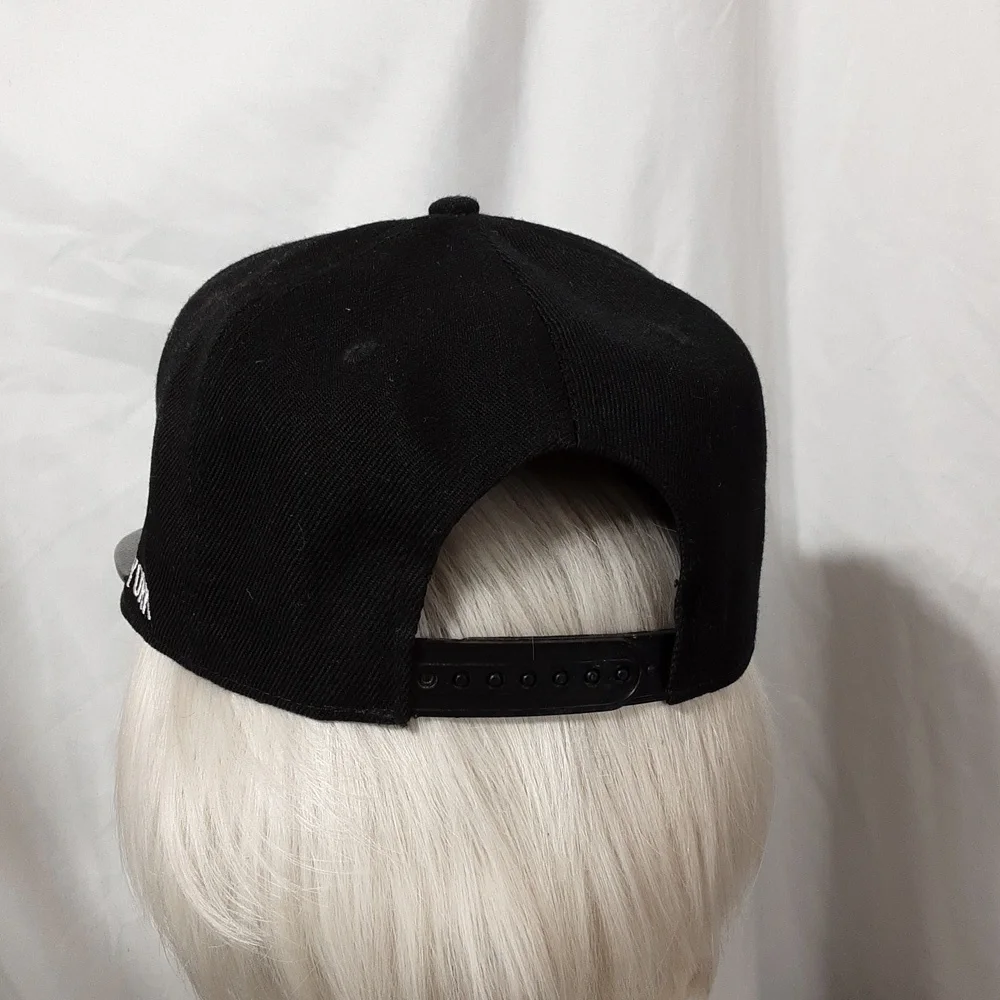 Hat - Picture 3 of 6
